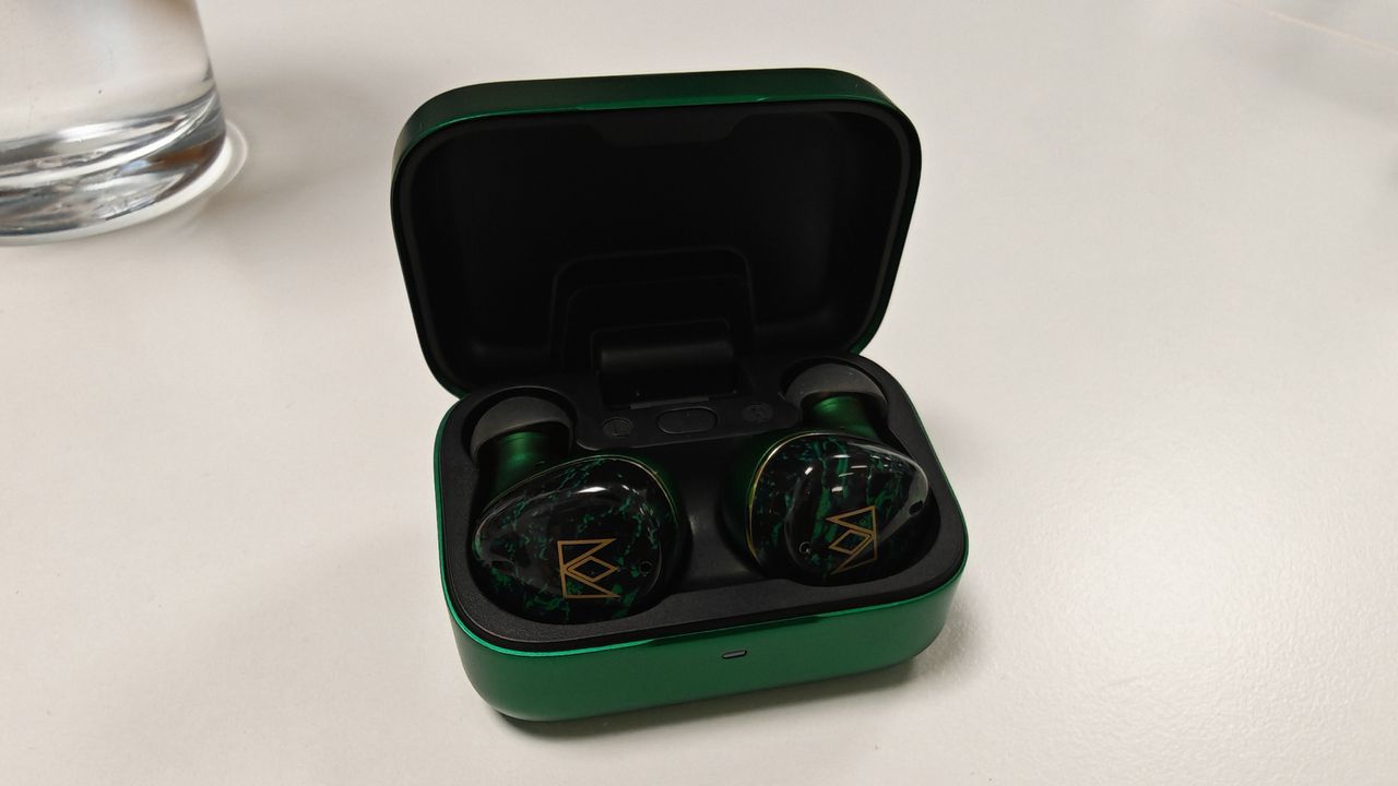 The Noble FoKus Rex5 and FoKus Amadeus IEMs.