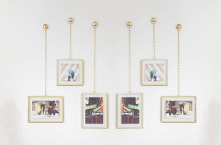 Umbra hanging photo frame
