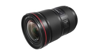 Canon EF 16-35mm f/2.8L III USM lens review: Image shows the lens.