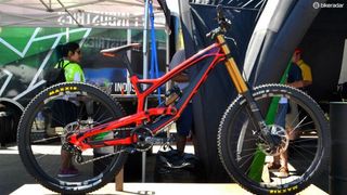 No one-off race trickery here. YT's stock Tues is the exact same frame that DH-champ Aaron Gwin uses to demolish World Cup tracks