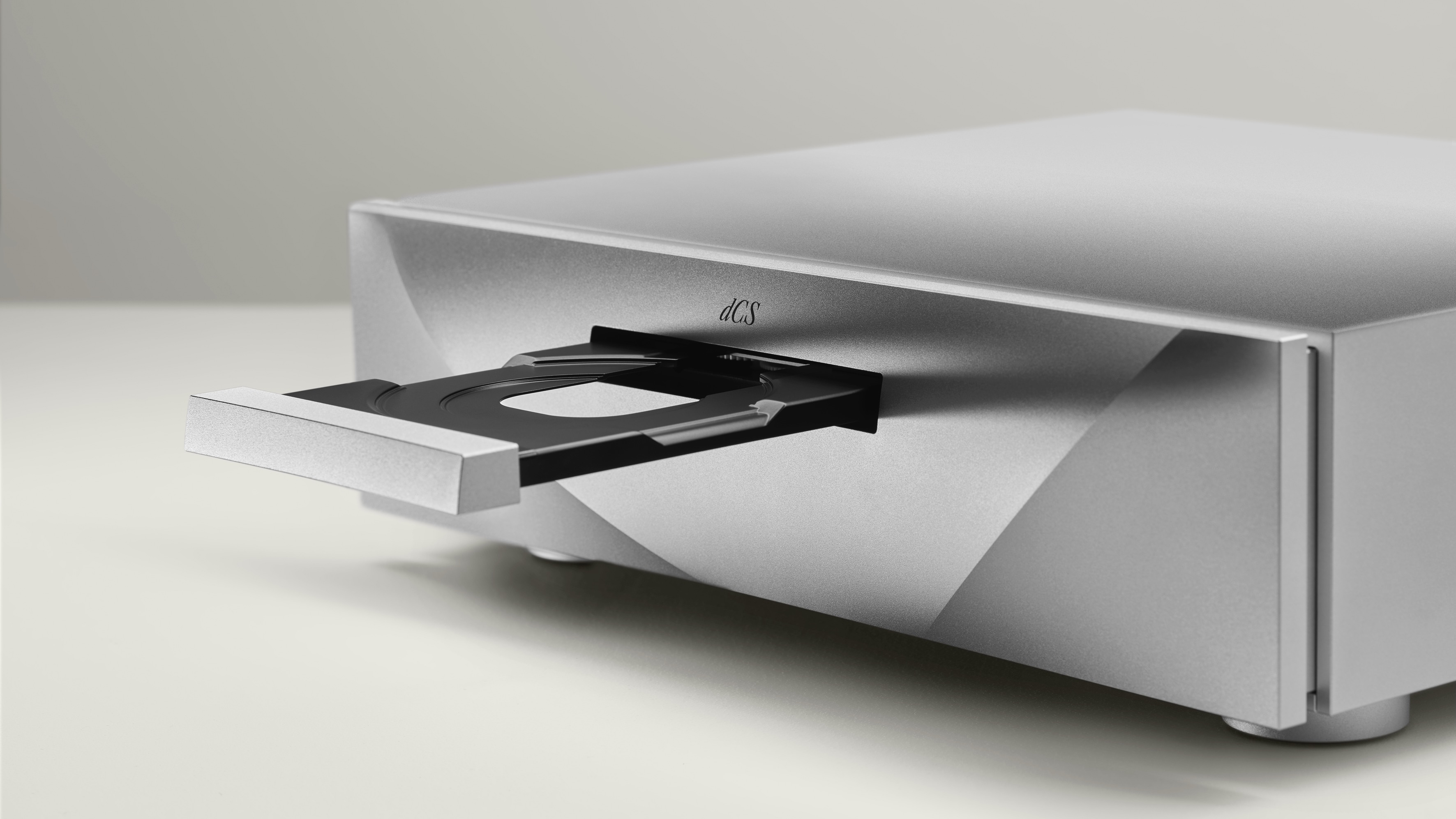 dCS Varese Transport with tray open