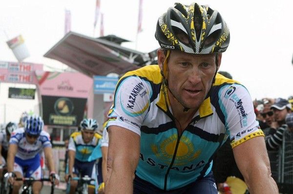Lance Armstrong arrives in Alpe di Siusi.