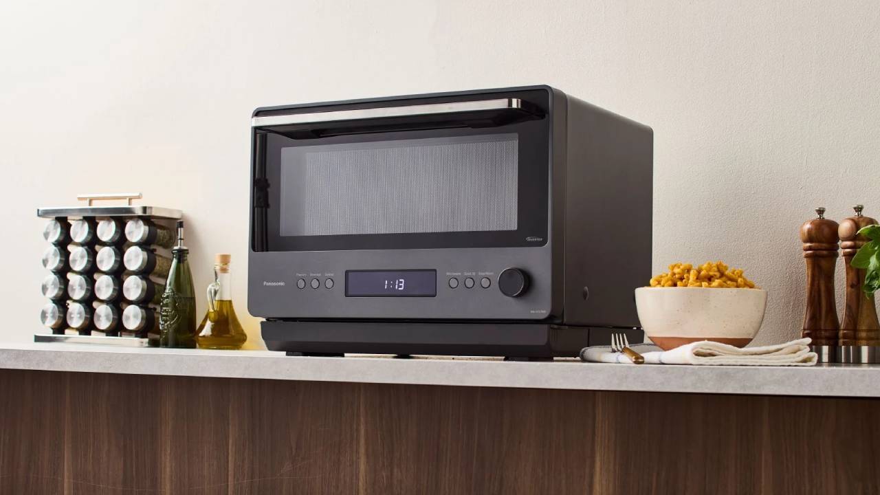 Panasonic Japanese Countertop Microwave NN-SF57RM 
