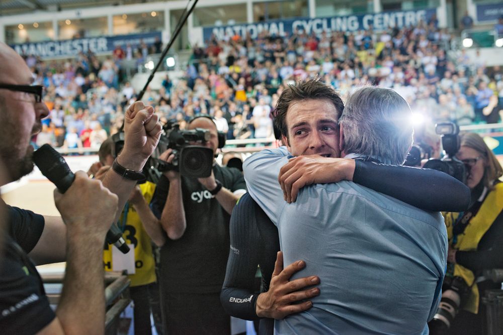 An emotional hug from Eusebio Unzue