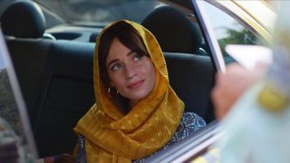 Niv Sultan as Tamar Rabinyan in a car in Tehran season 2