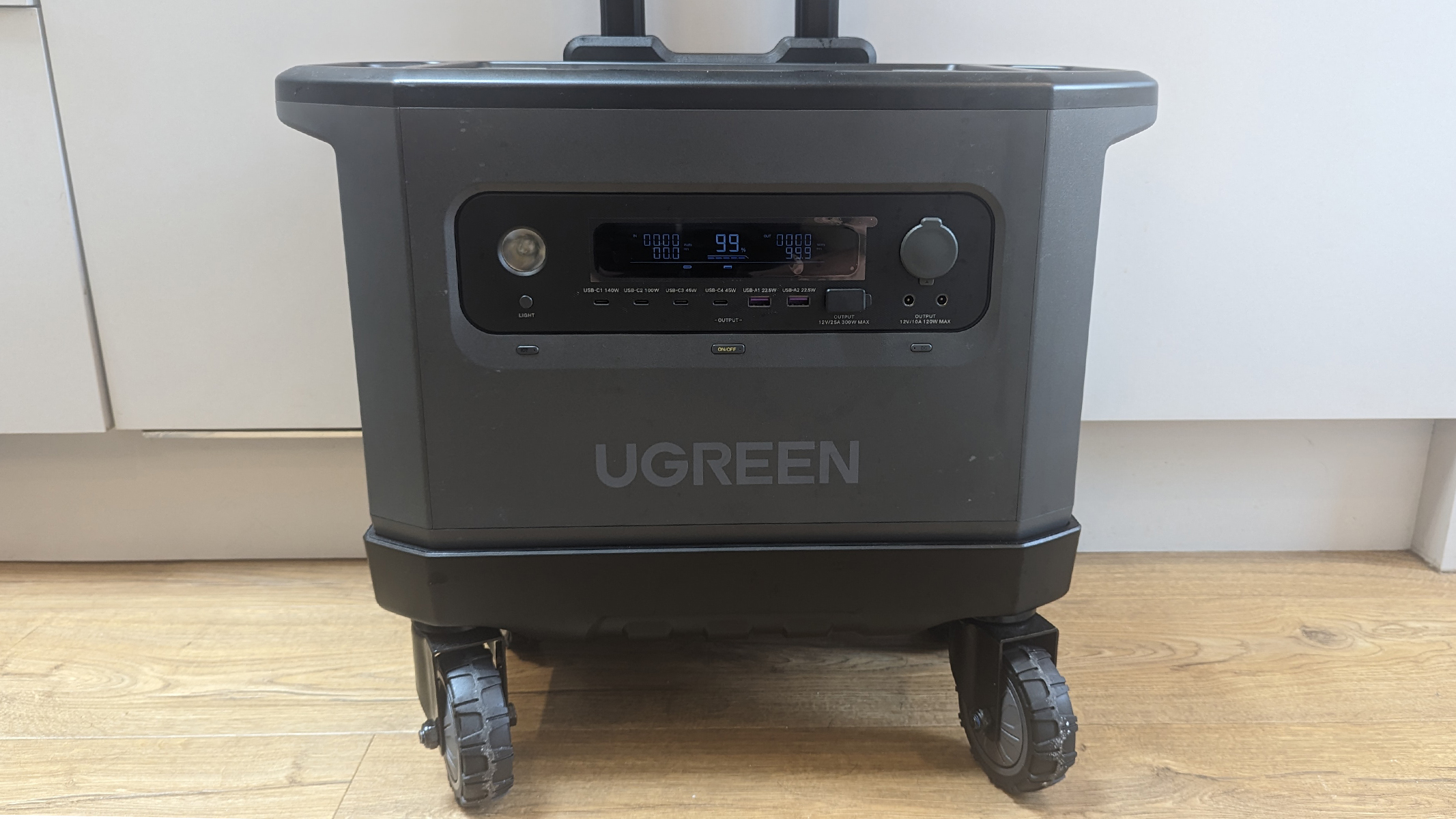Ugreen PowerRoam 2200 power station review Space