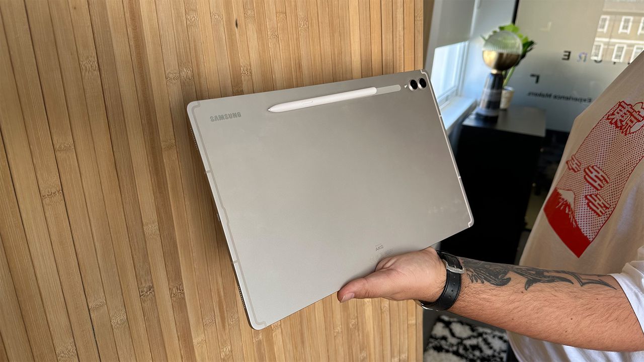 Tablet: Samsung Galaxy Tab S9 Ultra