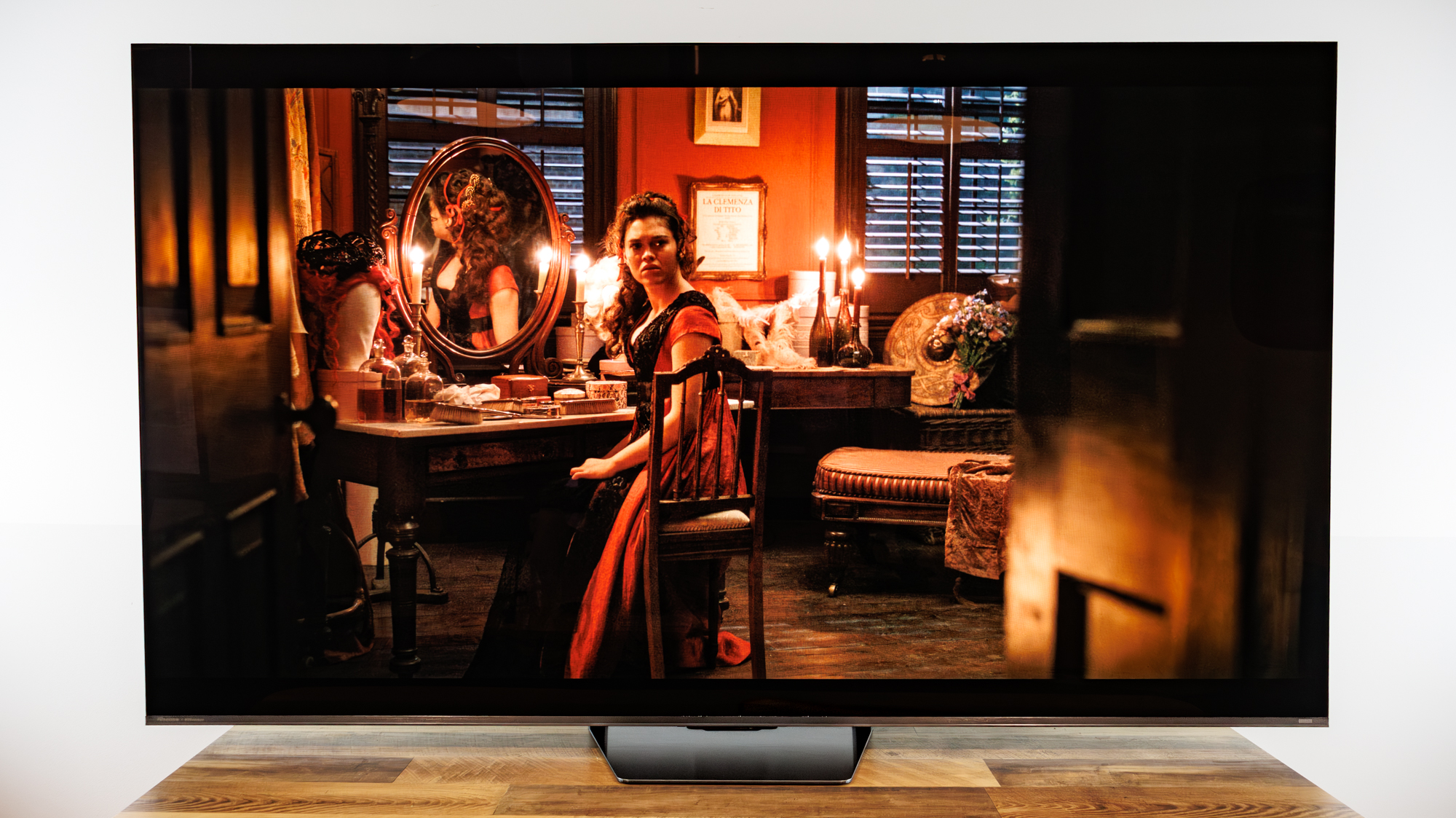 A Hisense 75UR8SG RGB MiniLED TV on a desk