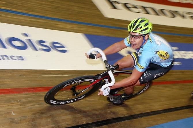 Leif Lampater rides into the lead