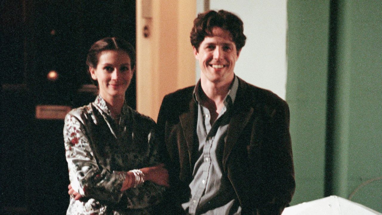 Julia Roberts and Hugh Grant film &#039;Notting Hill&#039; in 1998