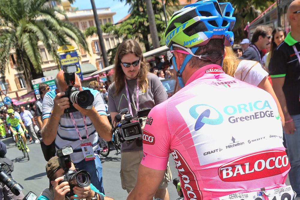 Simon Gerrans (Orica GreenEdge) meets the media