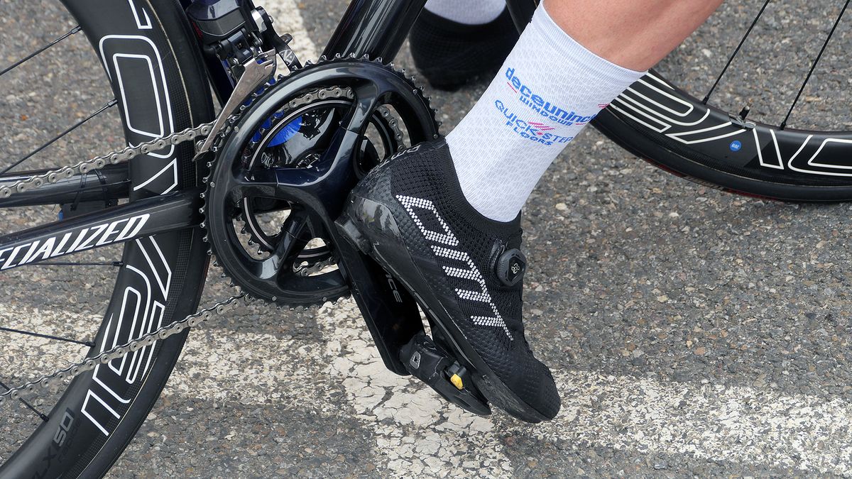 new KR1 knit shoes