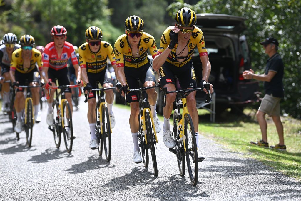 COL DU TOURMALET FRANCE SEPTEMBER 08 LR Wilco Kelderman of The Netherlands and Robert Gesink of The Netherlands and Team JumboVisma lead the peloton during the 78th Tour of Spain 2023 a 1347km stage from Formigal Huesca la Magia to Col du Tourmalet 2115m UCIWT on September 08 2023 in Col du Tourmalet France Photo by Tim de WaeleGetty Images