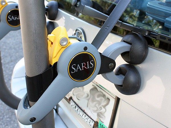 The yellow ratchet arms allow for an extra-tight installation and can also be locked in place for security.