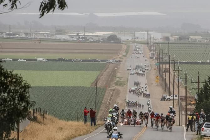 Echelons form as the race gets hit by strong winds heading into Avila Beach.