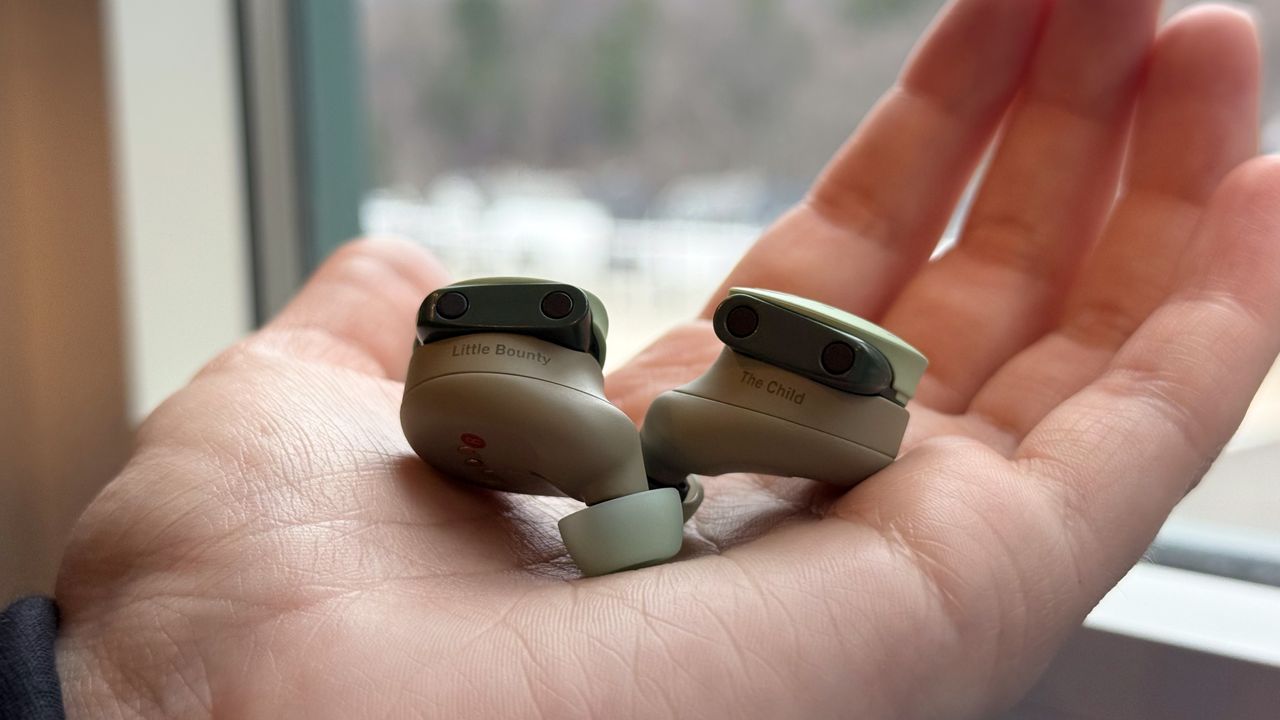 Grogu, Mandalorian, R2-D2, Darth Vader Star Wars ATH-CKS50TW2 Earbuds