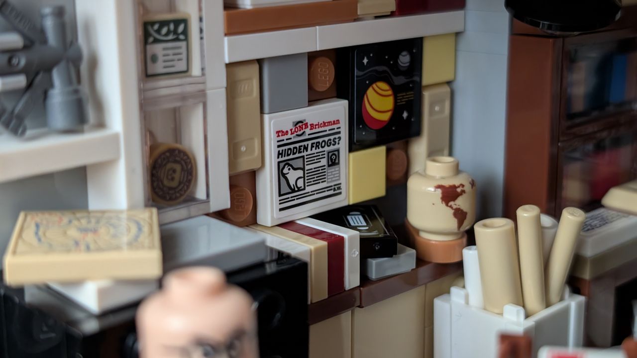 Picture of the Lego The X-Files set