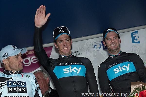 Mathew Hayman (Sky) on the Paris-Bourges podium with Baden Cooke and Greg Henderson