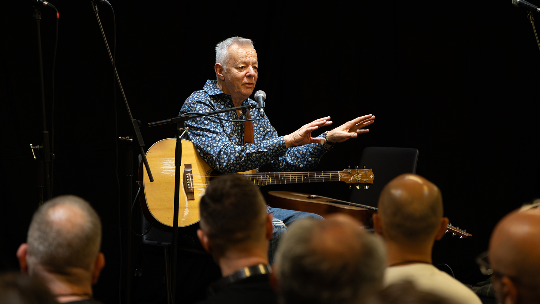 Tommy Emmanuel leads a class for Dreamcatcher Events