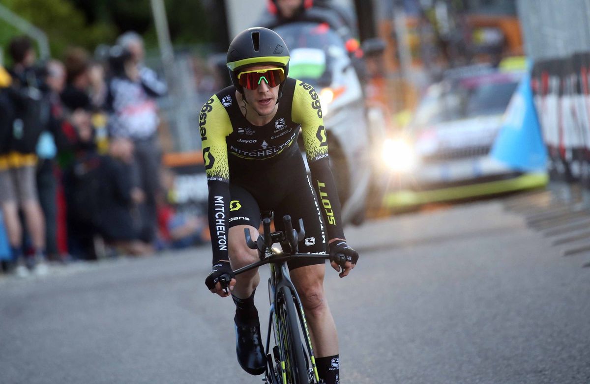 Simon Yates was the last GC man out on course