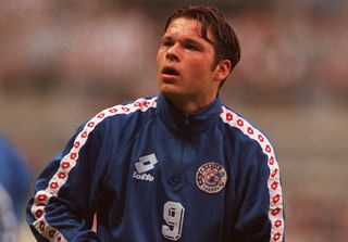 Mark Viduka warming up for Dinamo Zagreb, 1997