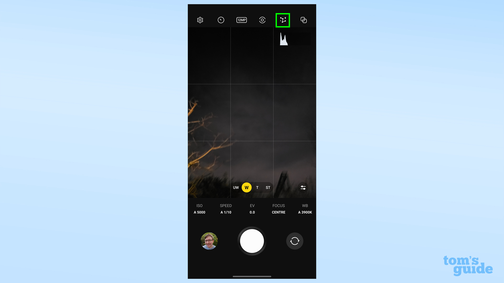 Скриншот приложения ExpertRAW на Galaxy S23 Ultra с кнопкой астрофото.