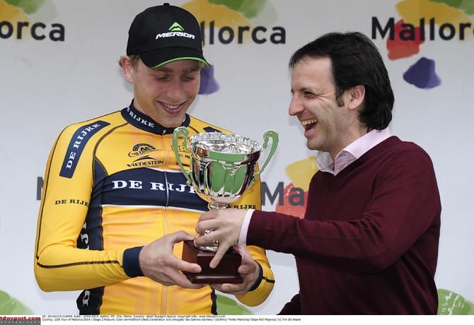 Coen Vermeltfoort (De Rijke) gets the cup for the sprint classification