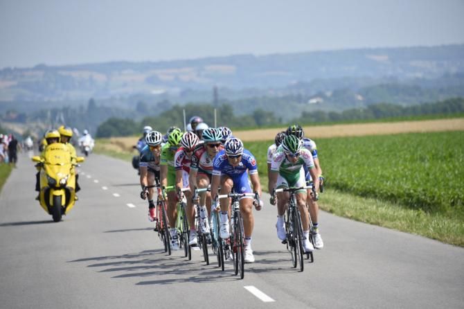 The breakaway works together on stage 15