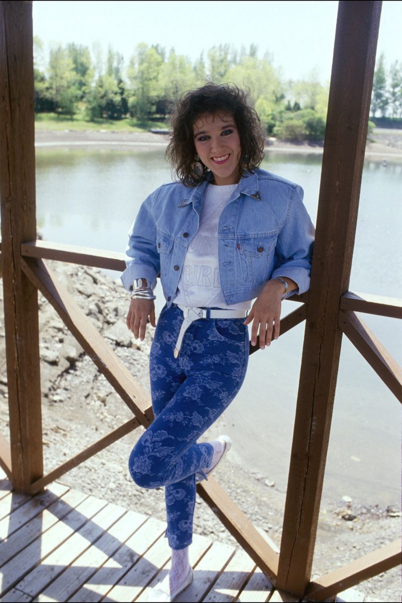 Denim on denim? Totally classic, as demonstrated by Whitney Houston.