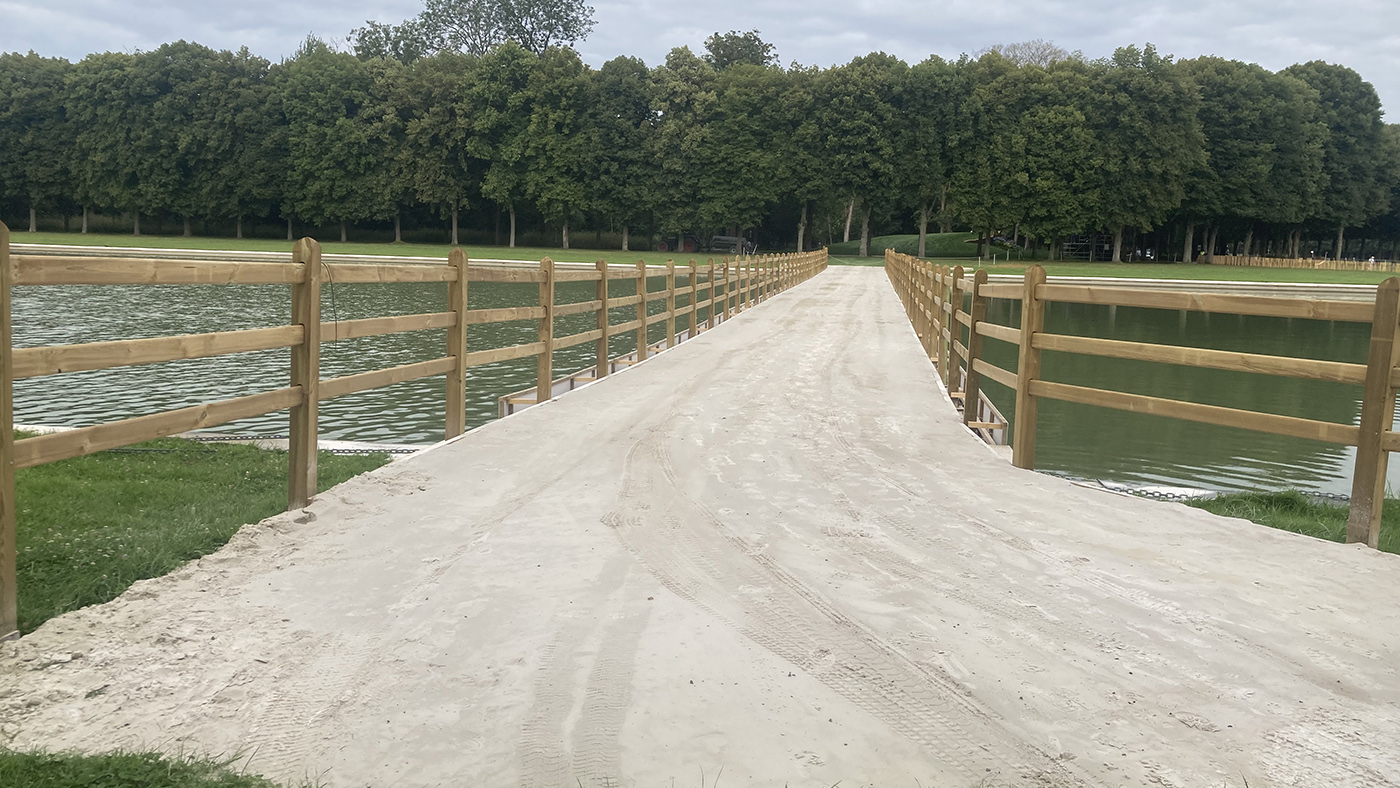 14-Pontoon
