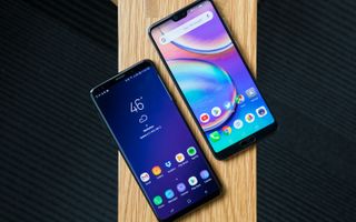 Samsung Galaxy S9+ (left) and Huawei P20 Pro (right)