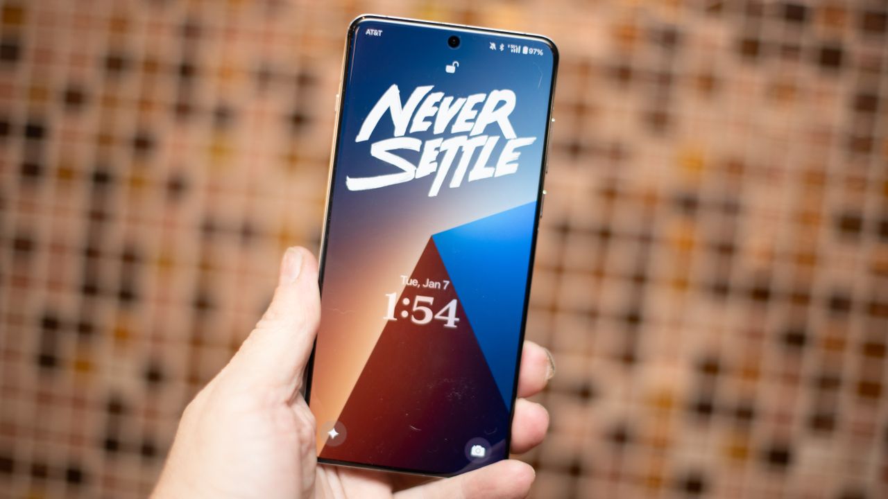 The OnePlus 15’s chipset should make it even more powerful than the Samsung Galaxy S25 Ultra