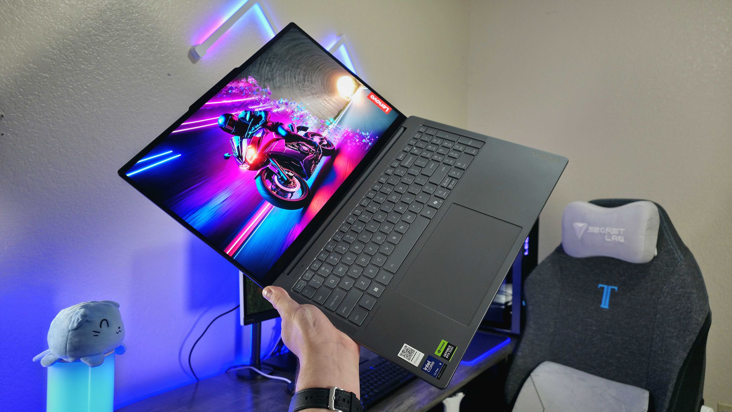 Lenovo Yoga Pro 9i 16 (Gen 10) Aura Edition review | Windows Central