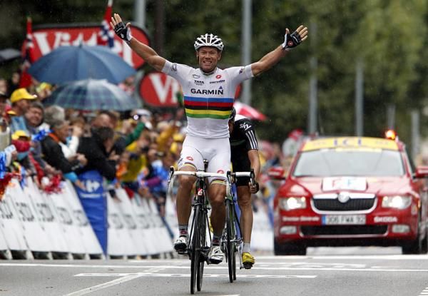 Thor Hushovd (Garmin-Cervelo) claims the 10th Tour de France stage win of his career.