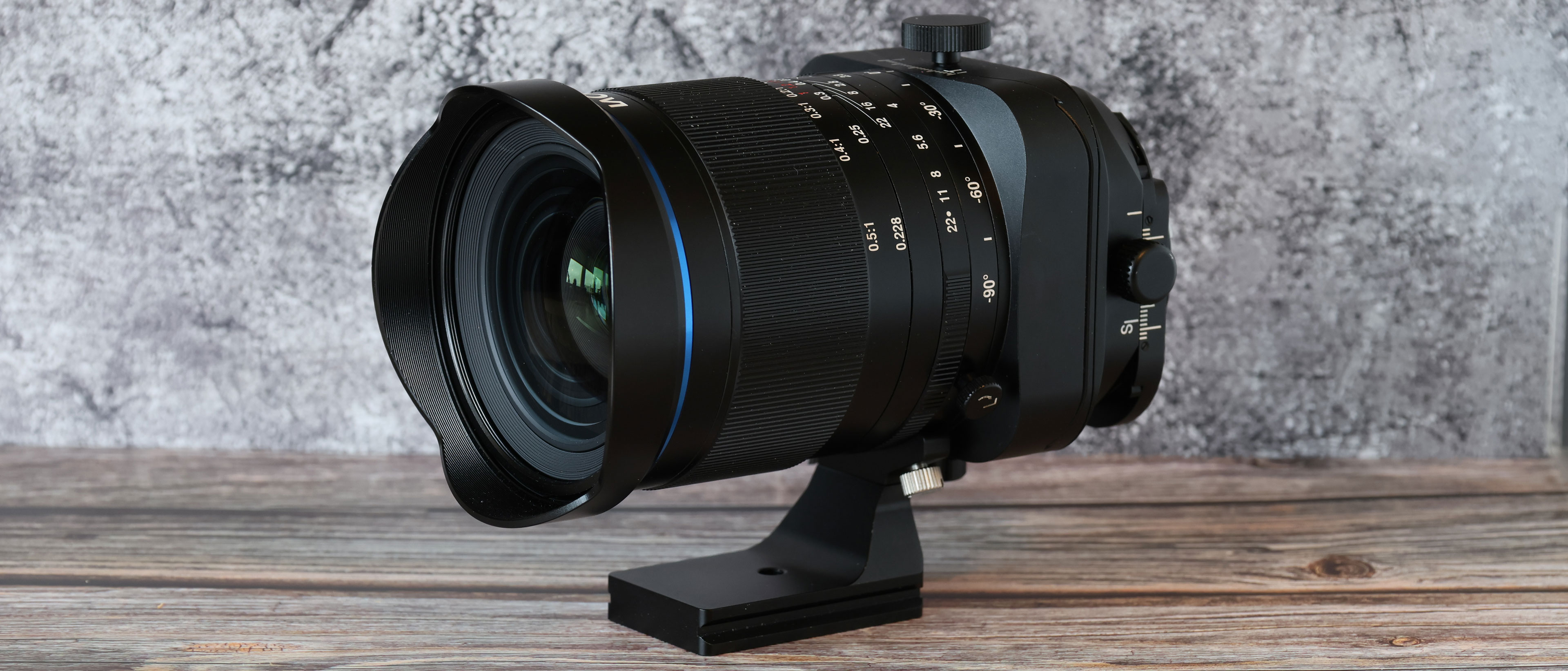 Laowa 35mm f/2.8 Zero-D Tilt Shift 0.5x Macro hands on shot