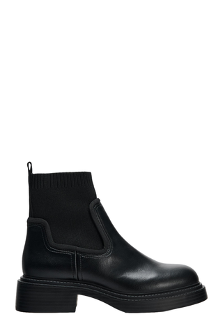 Zara Chelsea Boots With Lug Soles