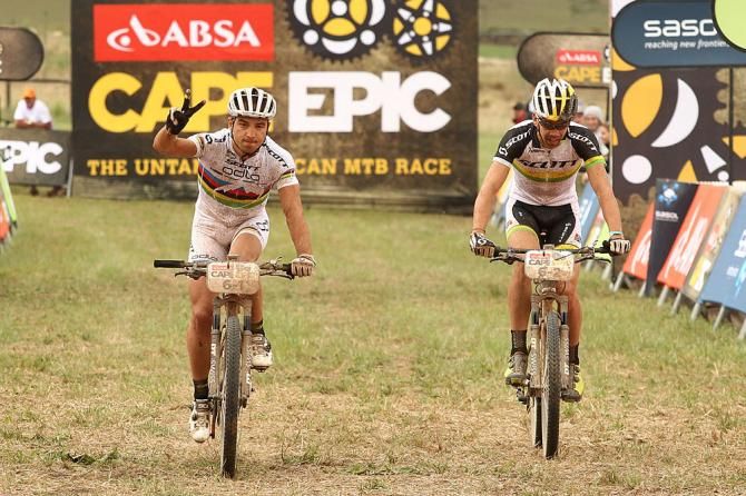 Nino Schurter and Philip Buys of Scott-Odlo MTB Racing finish in 4th place on stage 3