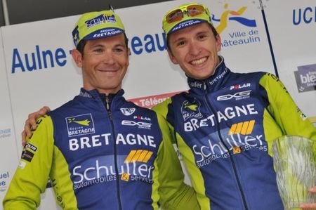Jean-Luc Delpech (l) and teammate Laurent Pinchon on the podium.