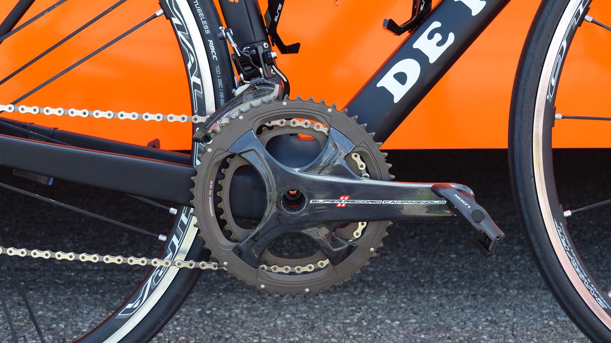 Cunego ran a 53/39 Campagnolo Super Record crankset with no power meter