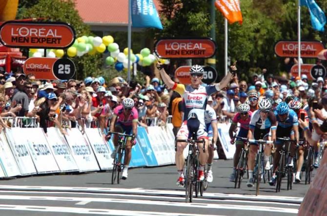 Andre Greipel (Lotto Belisol) had too much for Arnaud Demare (FDJ) and Mark Renshaw (Blanco Pro Cycling).
