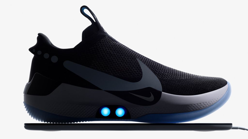 nike app lacing shoes