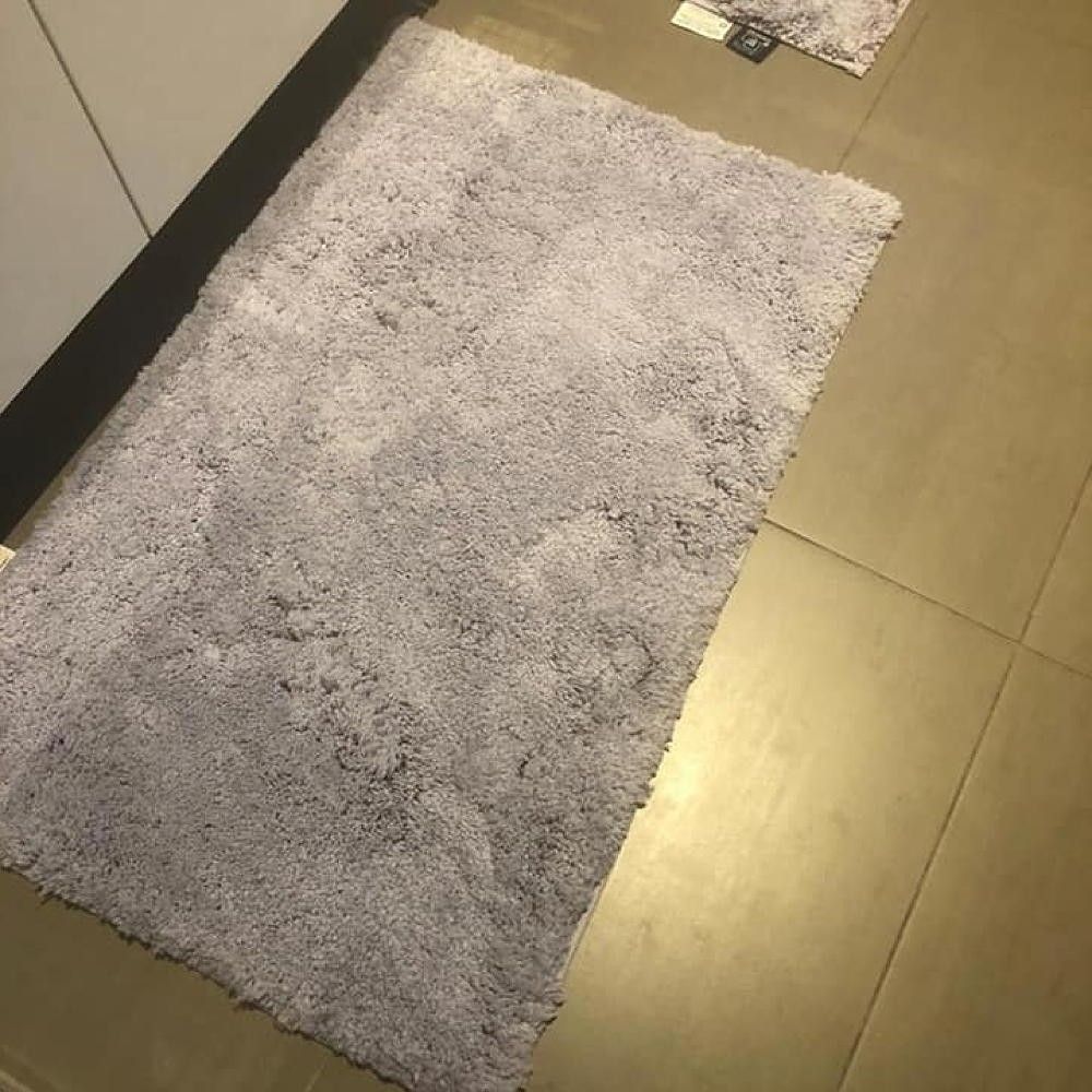 The Aldi bath mat that is baffling shoppers is it grey or purple