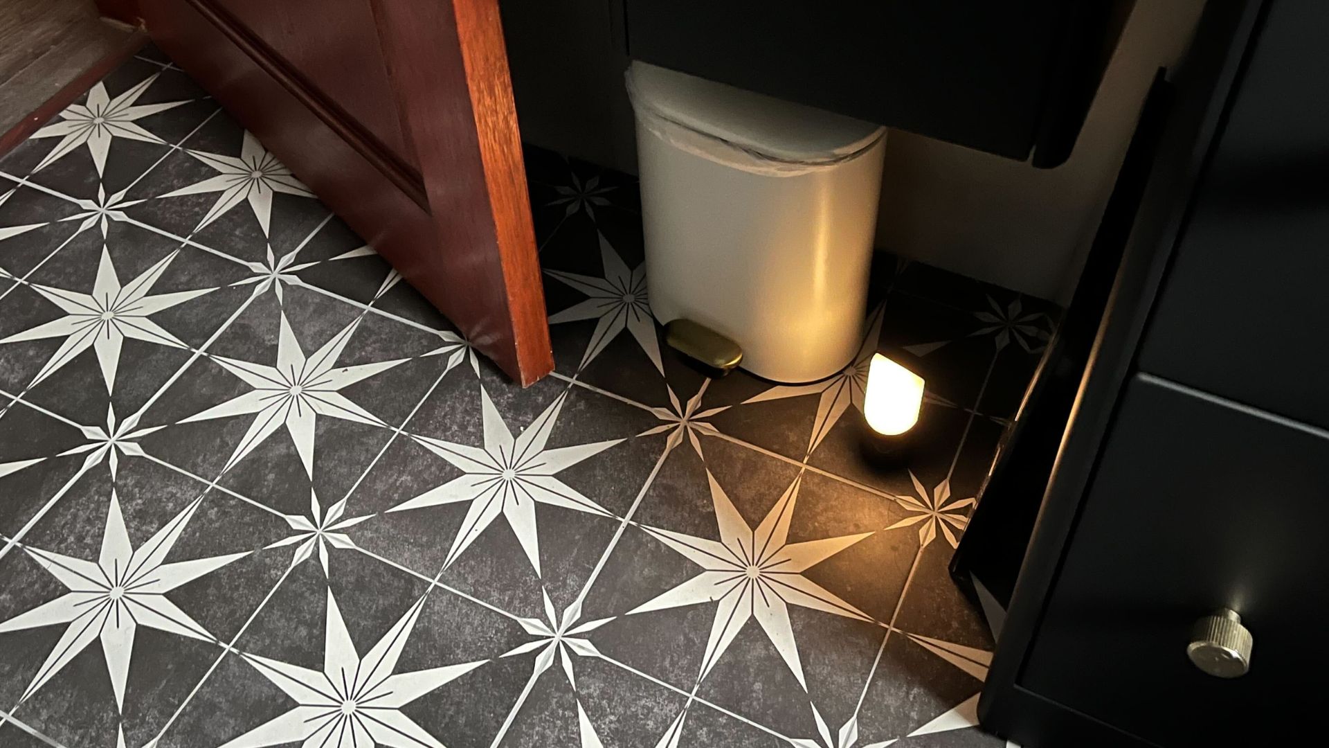 picture of light on the bathroom ground