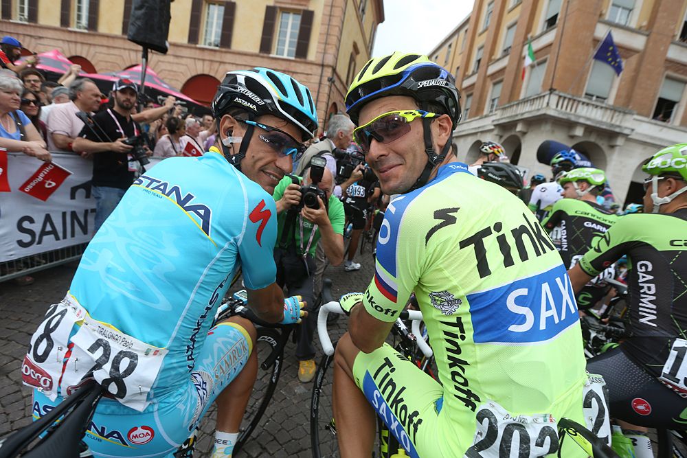 Paolo Tiralongo and Ivan Basso at the start
