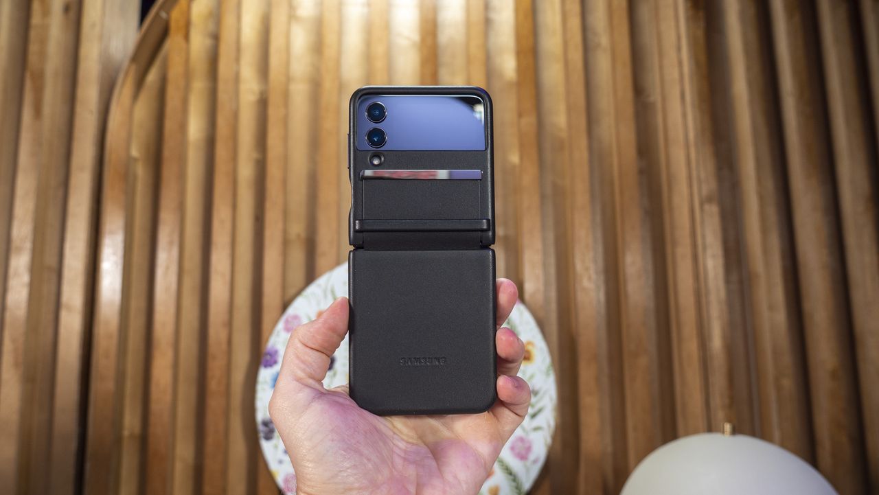 Samsung's new case for the Galaxy Z Flip 4