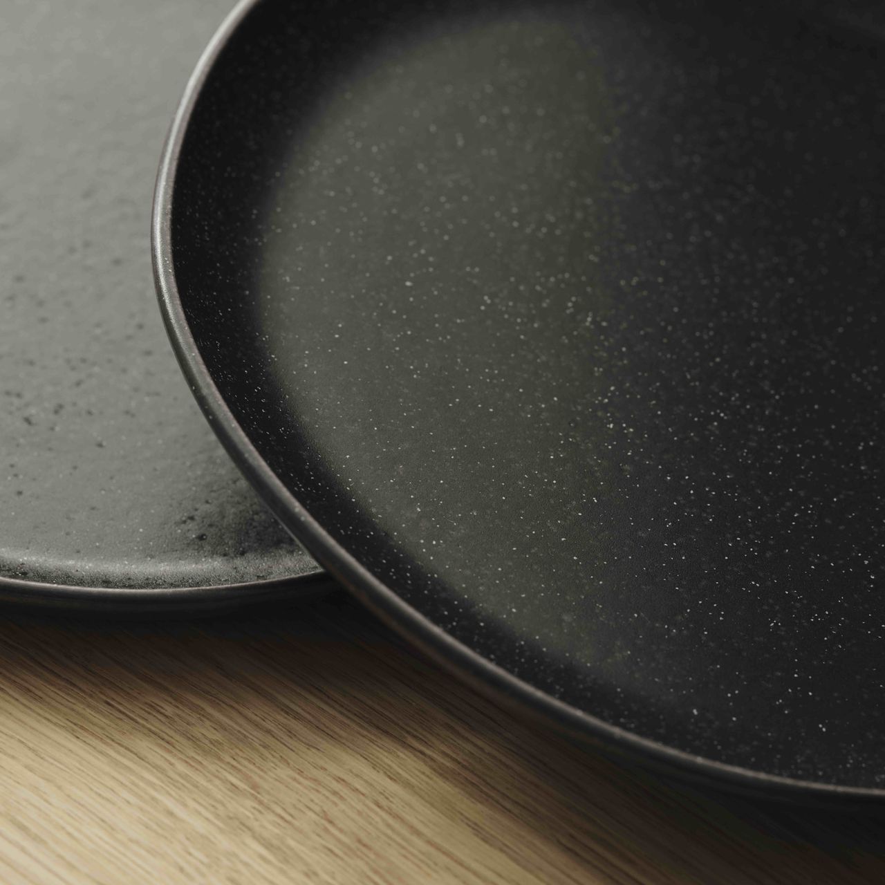 black plates