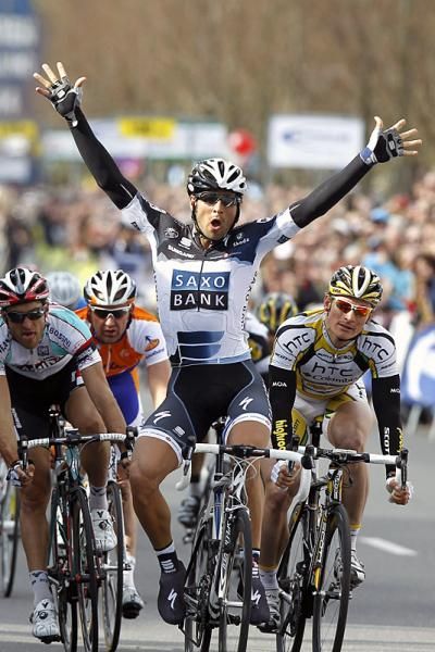 Juan Jos&eacute; Haedo (Team Saxo Bank) celebrates his victory.