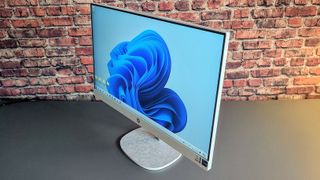 The HP All-in-one 27 on a desk