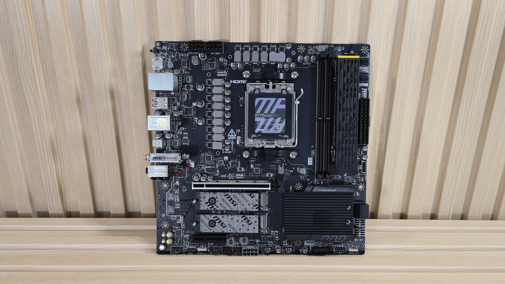MSI B850 MPower - pictures