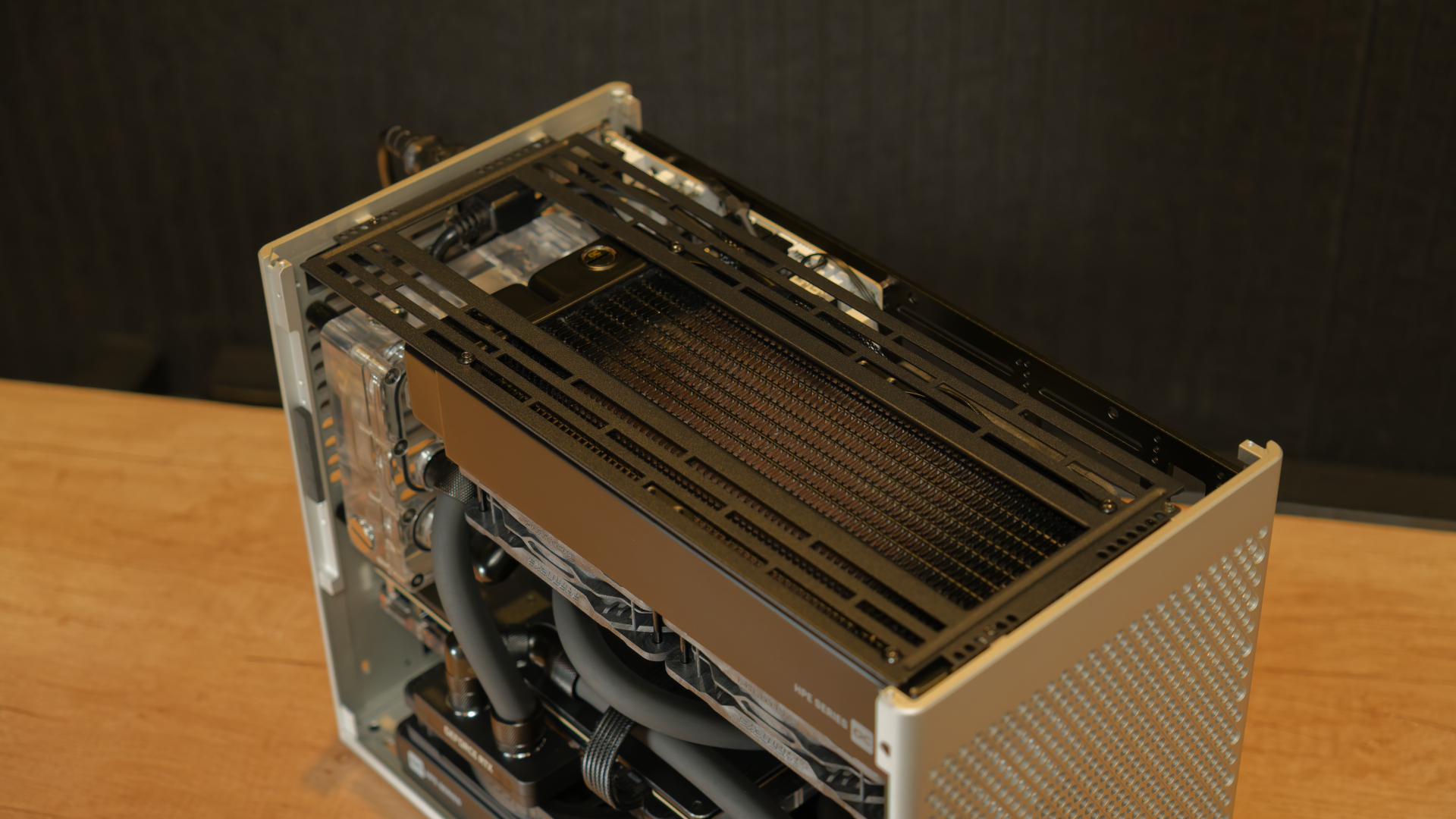 Greyscale ITX Build Loop Filling